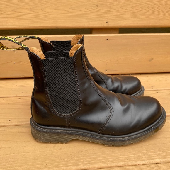 Dr. Martens black leather boots size 9 - Picture 1 of 3
